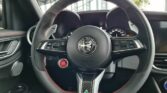 alfa romeo giulia quadrifoglio volant alcantara carbone